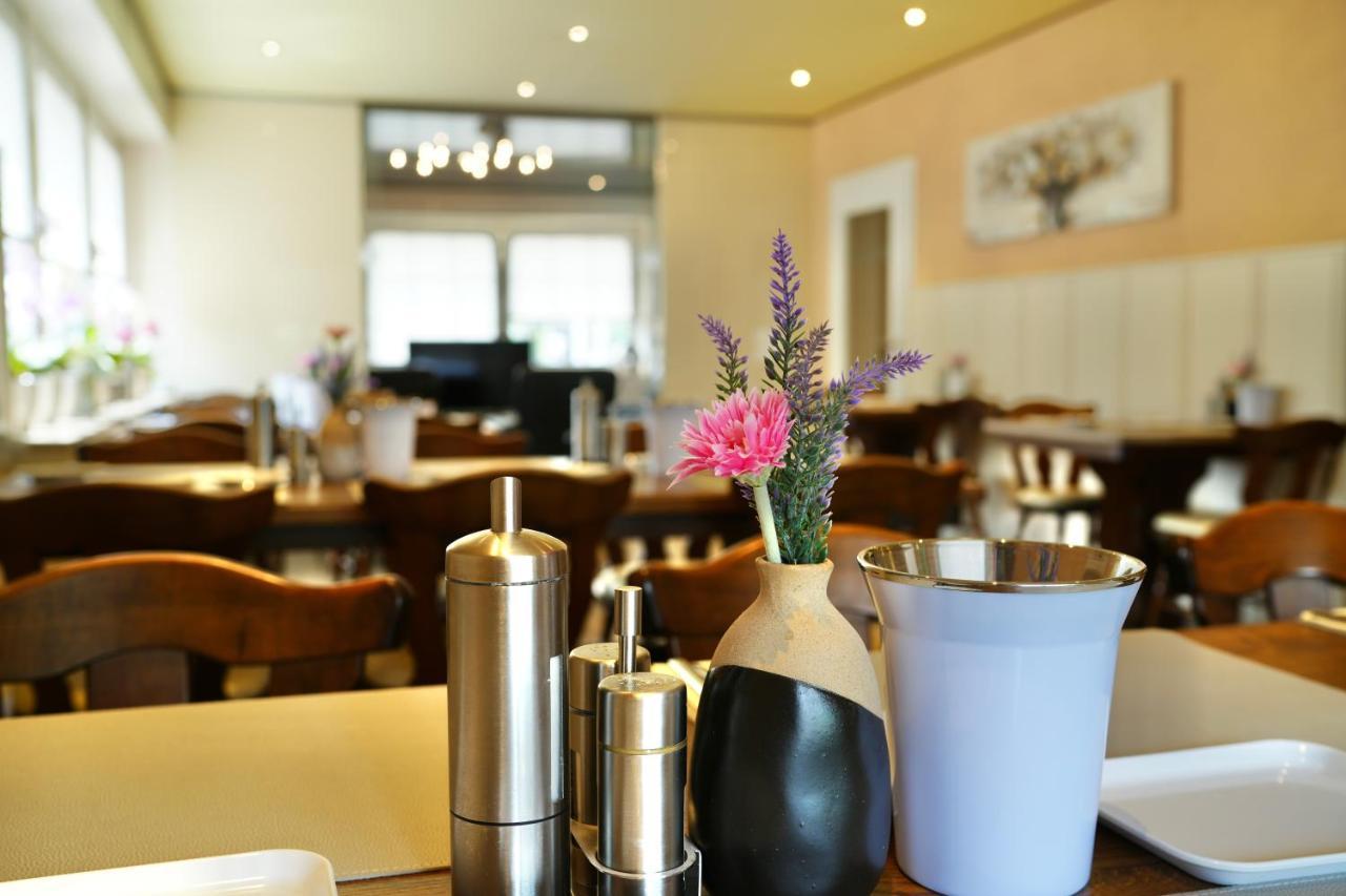 Hotel Imperial Крефелд Екстериор снимка