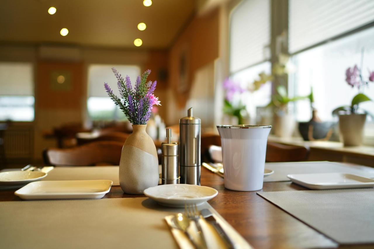 Hotel Imperial Крефелд Екстериор снимка