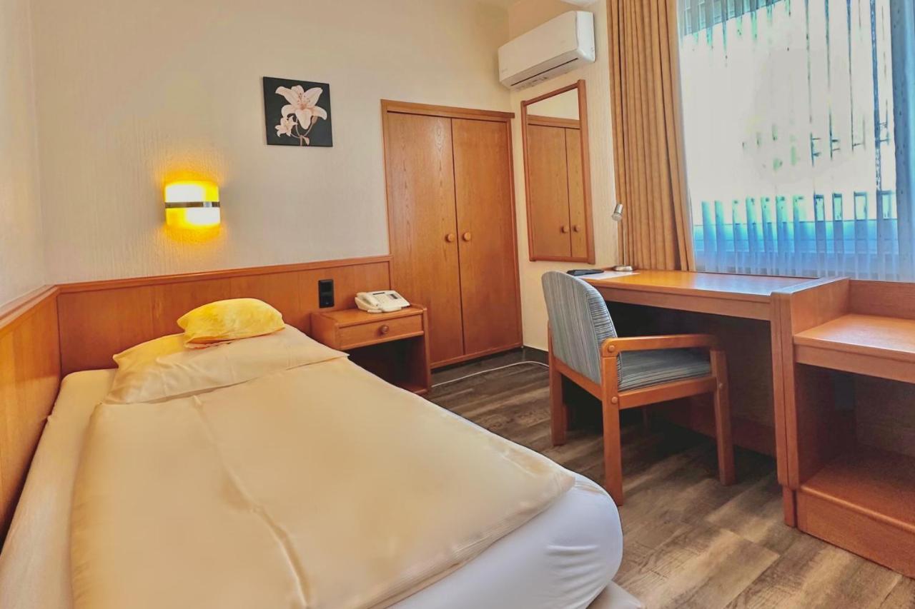 Hotel Imperial Крефелд Екстериор снимка